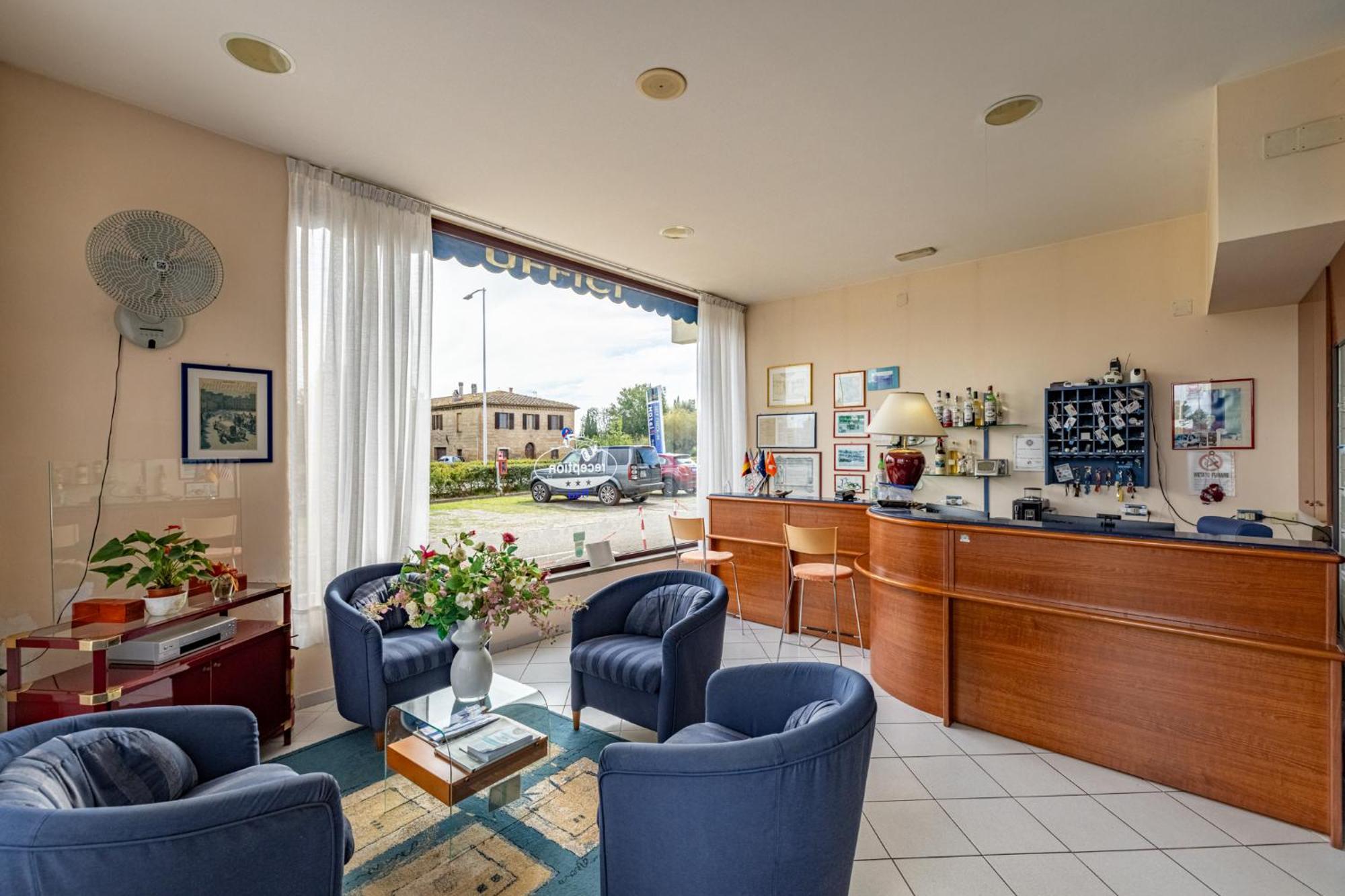 1000 Miglia Hotell Monteroni dʼArbia Exteriör bild