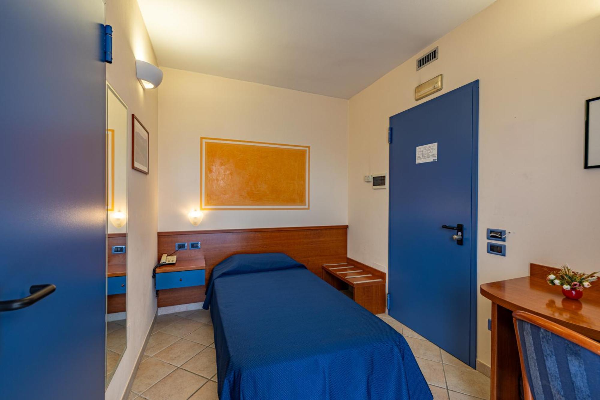1000 Miglia Hotell Monteroni dʼArbia Exteriör bild