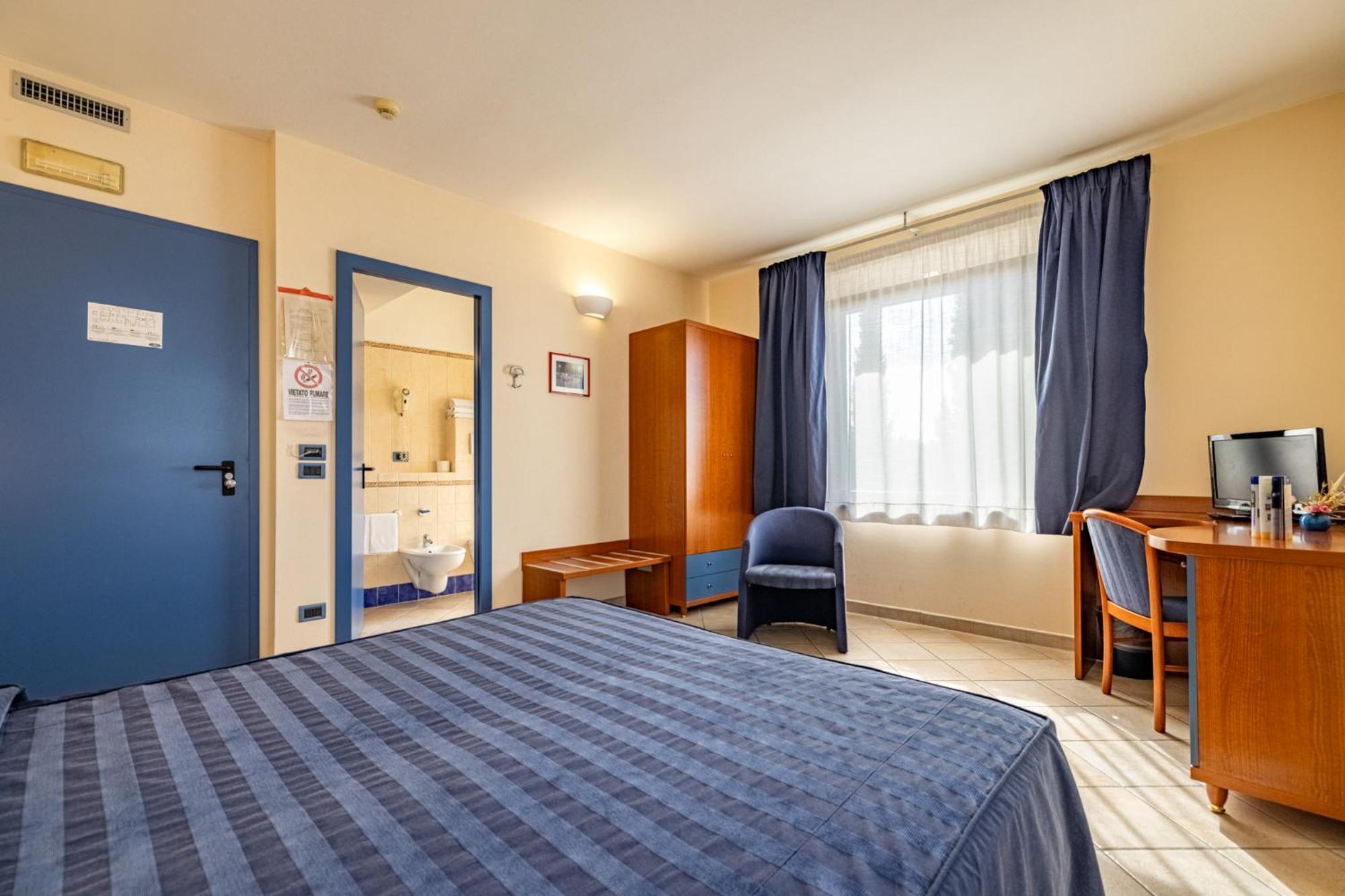 1000 Miglia Hotell Monteroni dʼArbia Exteriör bild