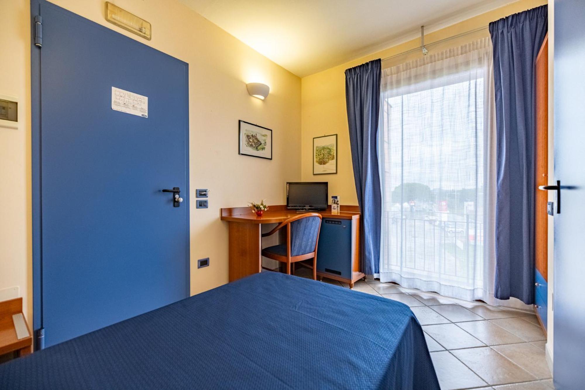 1000 Miglia Hotell Monteroni dʼArbia Exteriör bild