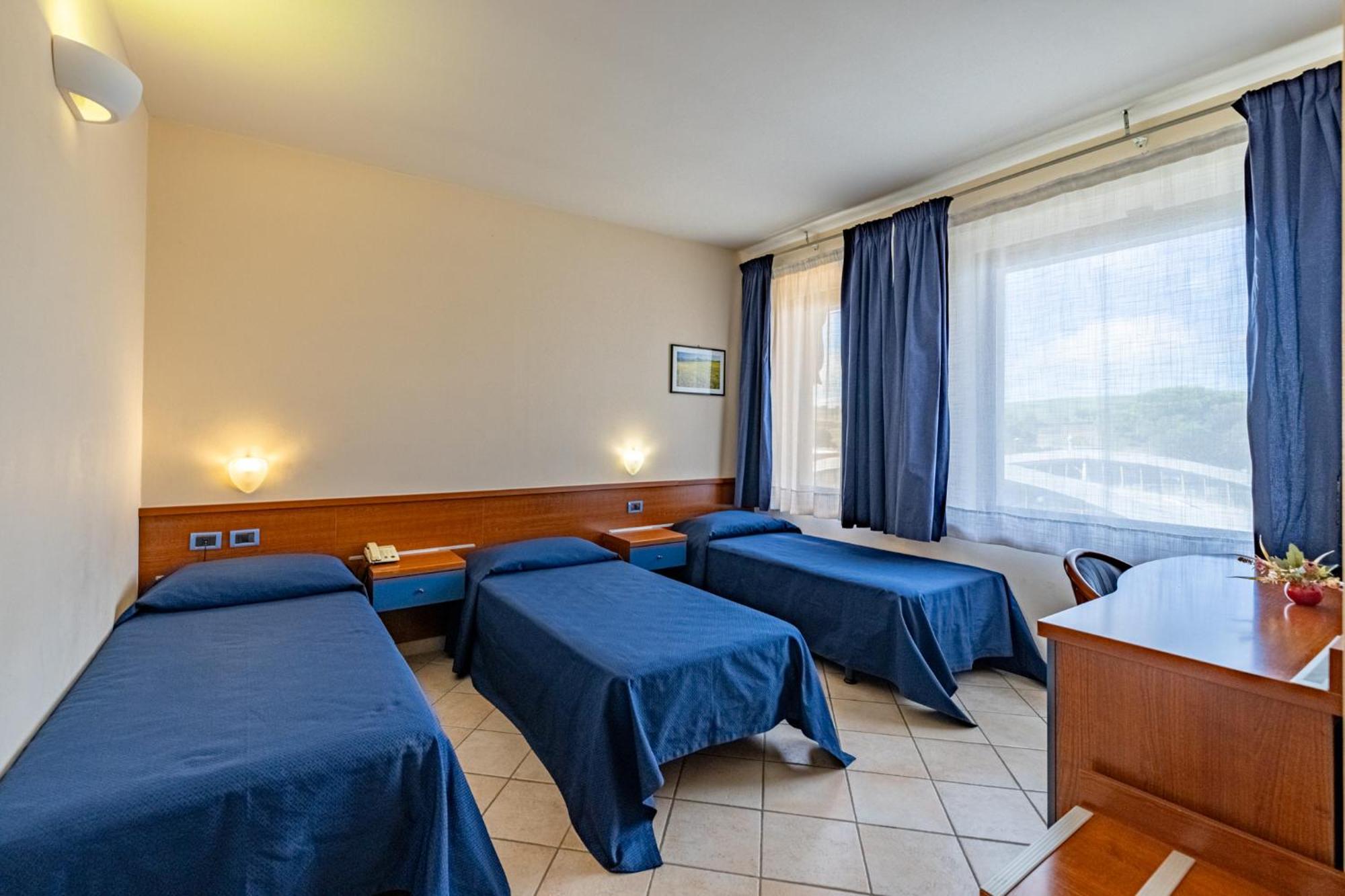 1000 Miglia Hotell Monteroni dʼArbia Exteriör bild