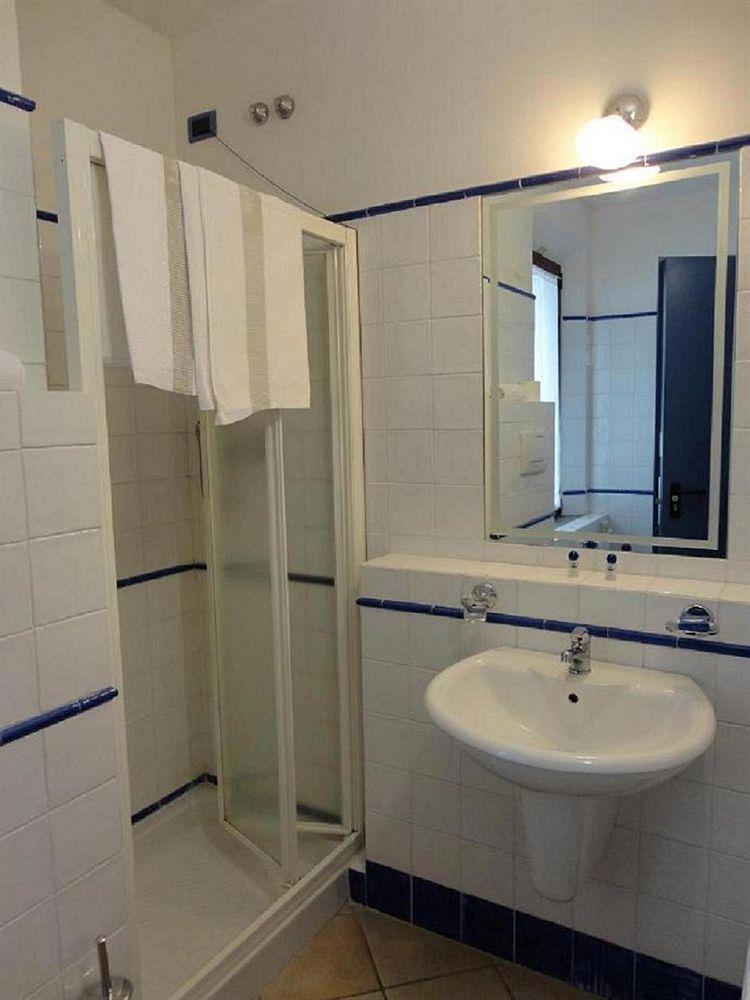 1000 Miglia Hotell Monteroni dʼArbia Exteriör bild