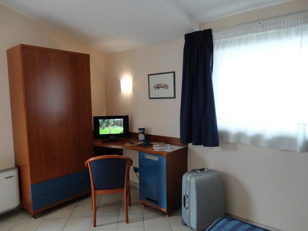1000 Miglia Hotell Monteroni dʼArbia Exteriör bild